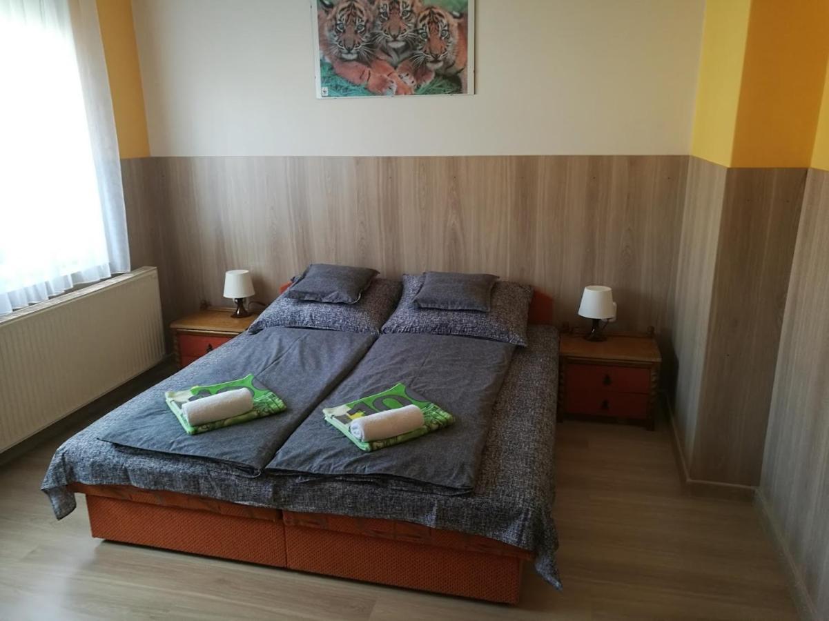 Apartment Revesz ハルカーニャ エクステリア 写真