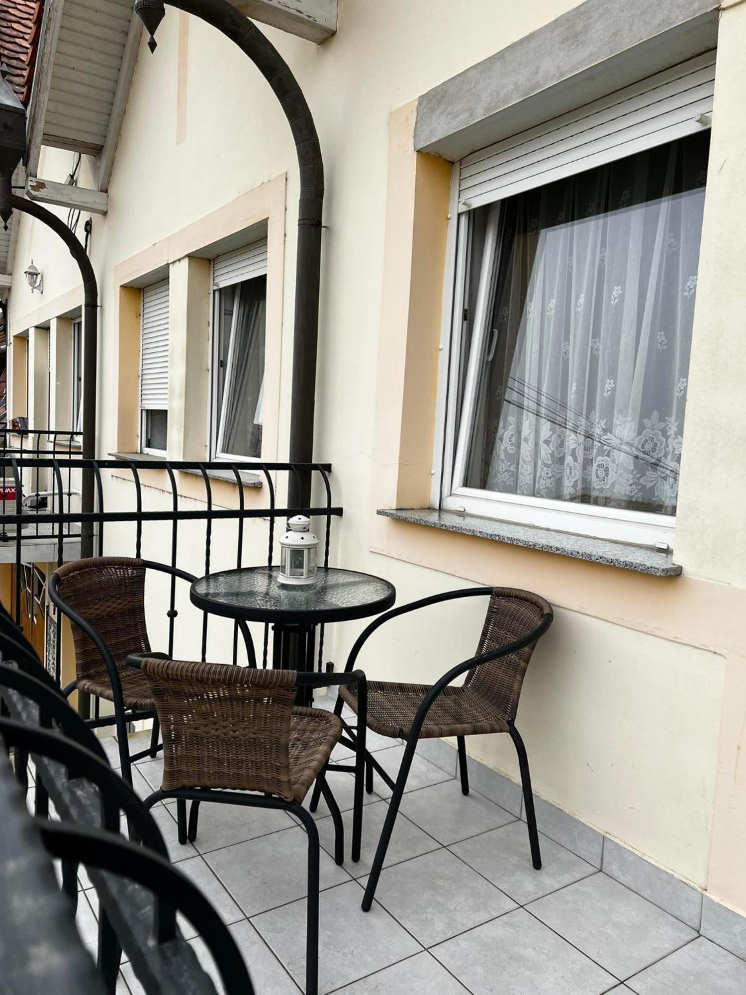 Apartment Revesz ハルカーニャ エクステリア 写真