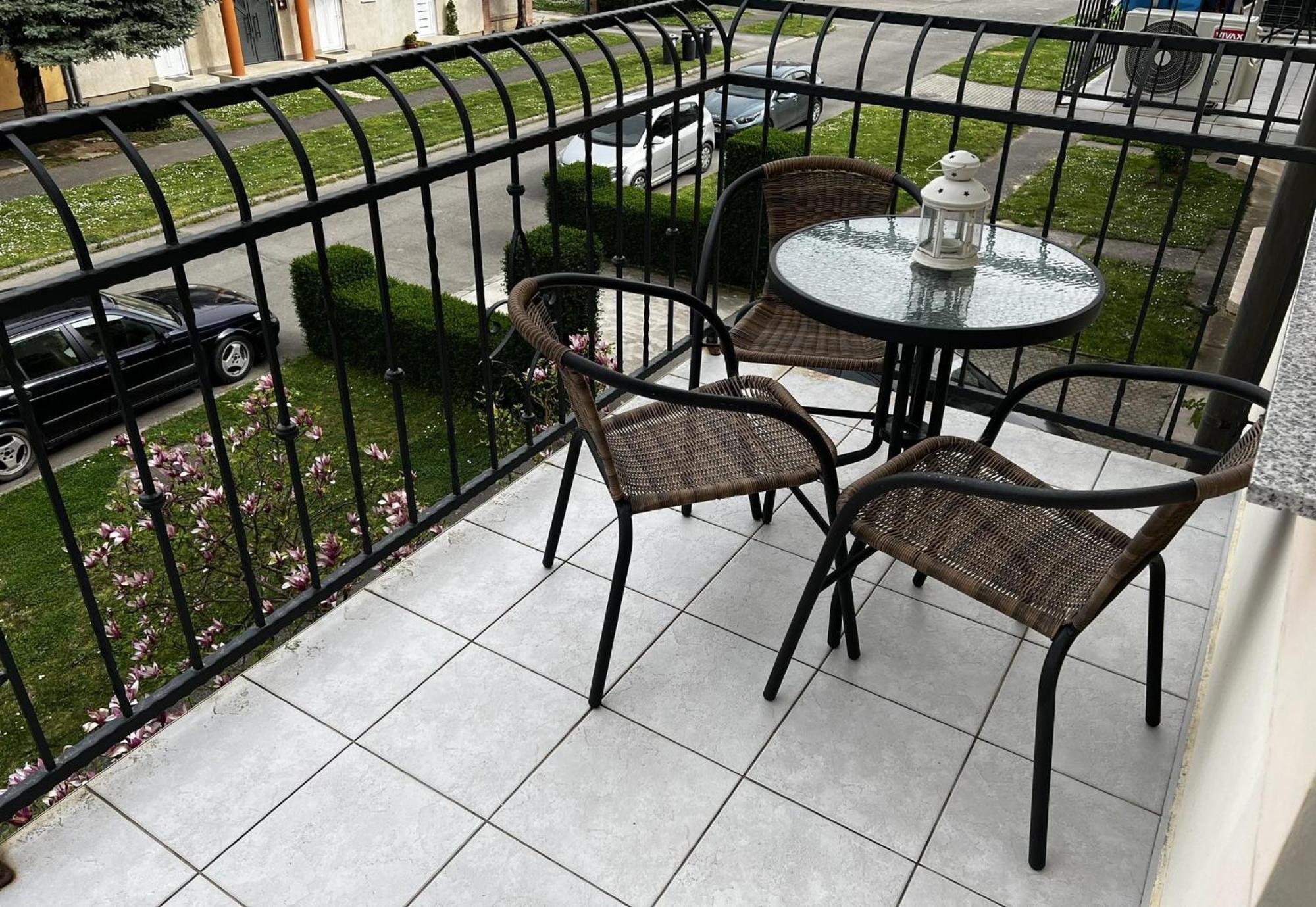 Apartment Revesz ハルカーニャ エクステリア 写真