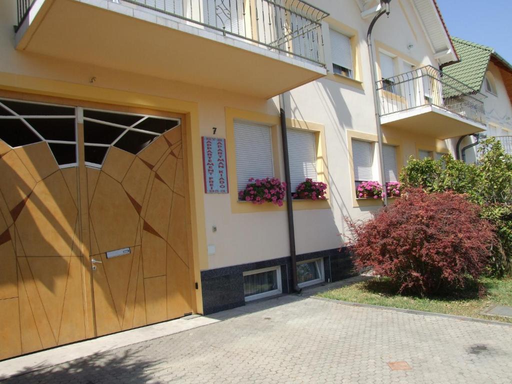 Apartment Revesz ハルカーニャ エクステリア 写真